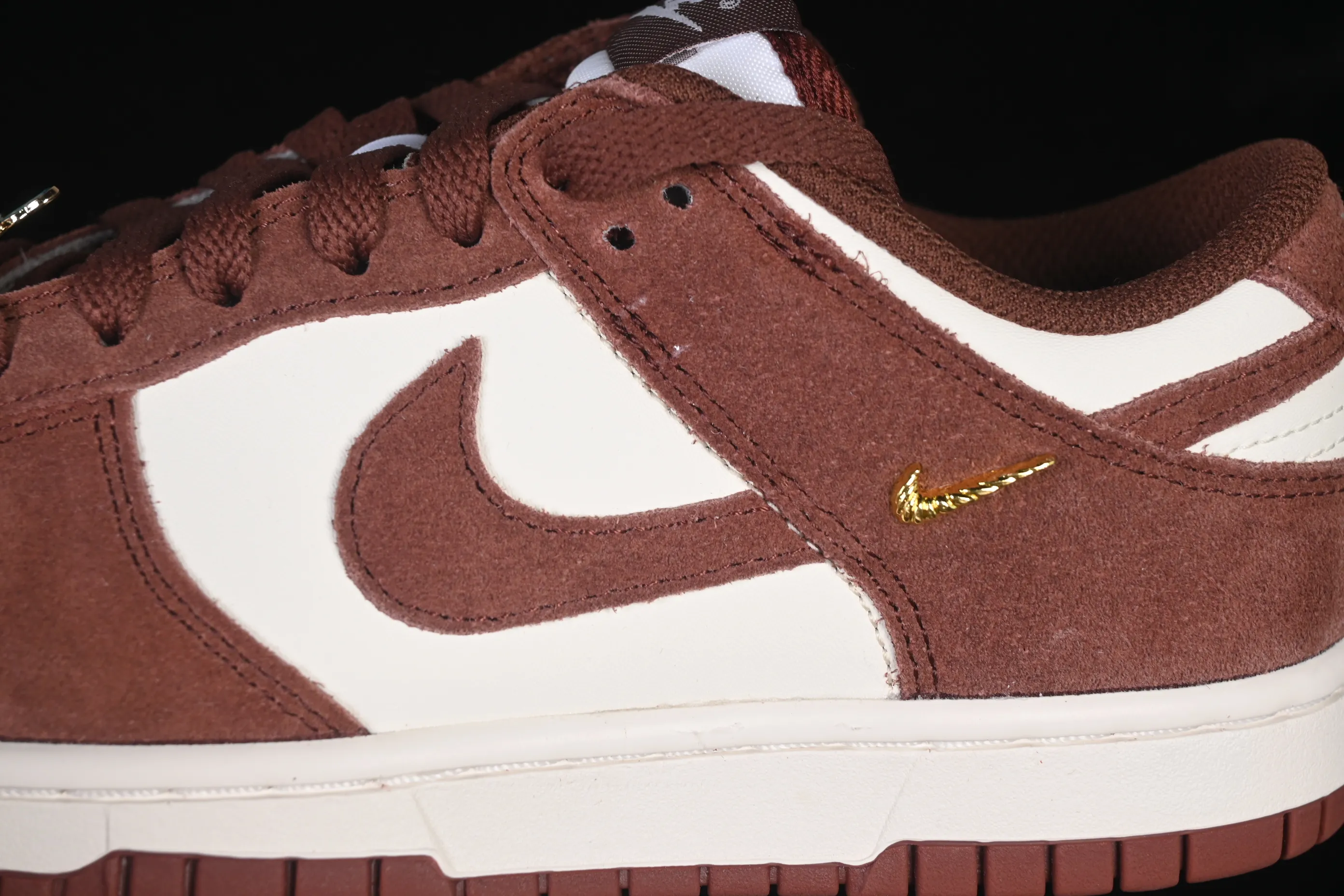 All Categories Nk SB Dunk Series Nk SB Dunk Low Low-top sneakers Nike SB Dunk Low Year of the Horse Dark brown white Low-top casual sneakers IB4417-104